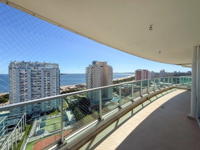 VENTA APARTAMENTO 3 DORMITORIOS EN SUITE + TOILETTE PISO ALTO SEGUNDA LINEA VISTA A LA MANSA 