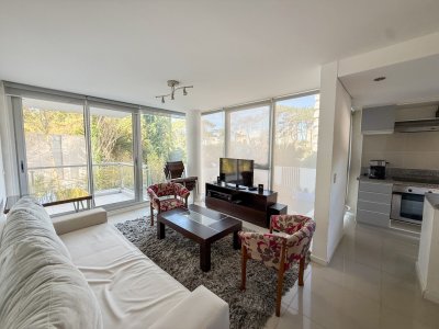 VENTA APARTAMENTO 2 DORMITORIOS 2 BAÑOS MUY BUENA PLANTA A PASOS DEL MAR PUNTA DEL ESTE PLAYA BRAVA