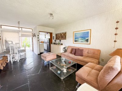 VENTA APARTAMENTO PLANTA BAJA ESTILO CASITA CANTEGRIL ROOSEVELT 2 DORMITORIOS 1 BAÑO PUNTA DEL ESTE