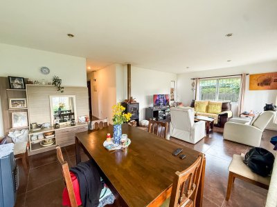 VENTA CASA 3 DORMITORIOS + LOFT 2 SUITES JARDINES DE CORDOBA ALADO DE BARRIO PRIVADO PUNTA DEL ESTE