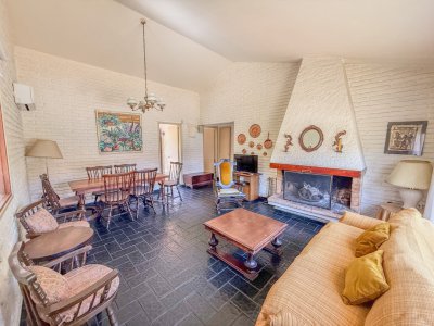 VENTA CASA 2 DORMITORIOS 2 BAÑOS 1 SUITE PH A PASOS SHOPPING ATLANTICO LA LOMA PLAYA MANSA PUNTA DEL ESTE MALDONADO