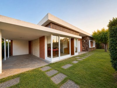 Casa en venta en playa mansa