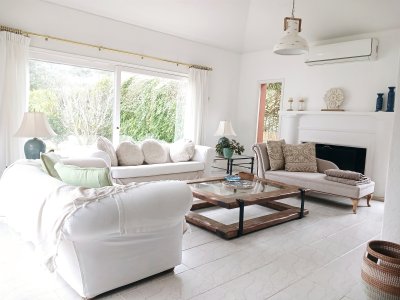 Venta hermosa casa en San Rafael a 4 cuadras del mar.  