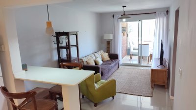 Alquiler temporada apartamento 1 dormitorio penthouse con parrillero propio en Aidy Grill