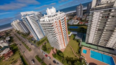 Venta apartamento 2 dormitorios en Aidy Grill Punta del Este