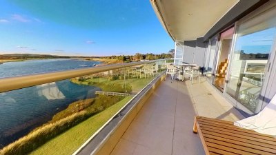 Venta de espectacular duplex penthouse en Terrazas de la Laguna primera linea Playa Mansa de 3 suites