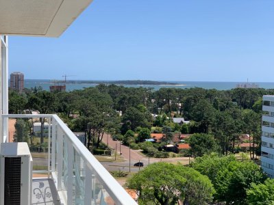 Venta de apartamento 1 dormitorio y medio en Yoo edificio con servicios en punta del este