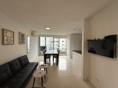Alquiler anual e invernal apartamento monoambiente con parrillero frente al mar en playa mansa 
