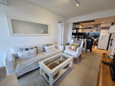 Alquiler anual de apartamento 2 dormitorios con parrillero propio en la Barra Punta del Este