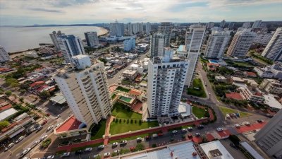 Venta de apartamento 2 dormitorios en Aidy Grill Punta del Este.