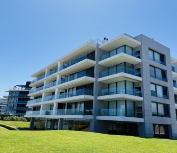Venta de apartamento 1 Dormitorio frente al mar en playa mansa punta del este 