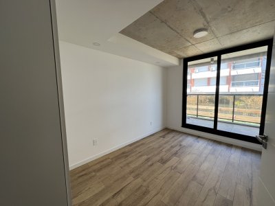 Venta de apartamento a estrenar de 1 dormitorio frente al mar primera linea Punta del Este