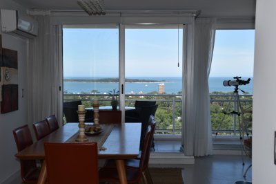 Apartamento en alquiler invernal de 2 dormitorios, en torre con servicios de Roosevelt.