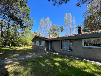 VENTA SOLIDA CASA EN CANTEGRIL 3 DORMITORIOS + DEPENDENCIA