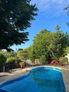 Alquiler anual de casa 3 dormitorios y piscina en Pinares Punta del Este