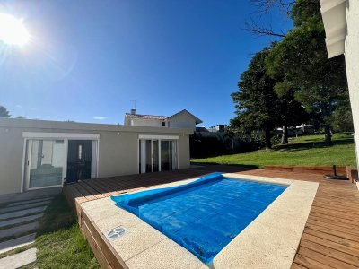 Alquiler Anual Casa en Las Delicias con piscina 2 dormitorios