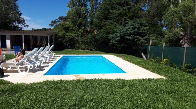 Alquiler de temporada - Chalet con piscina - 14 personas en San Rafael