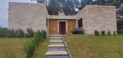 Venta de casa 3 dormitorios en Parque Burnett