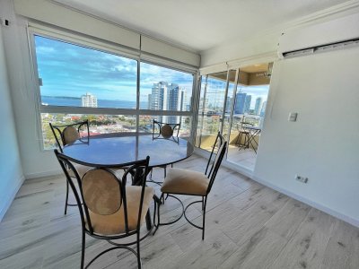 Apartamento en venta con vista a Playa Mansa