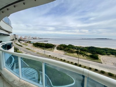 Espectacular apartamento frente al mar a la venta