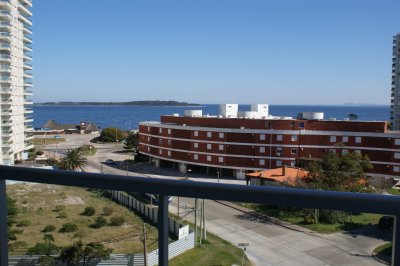 Excelente departamento, nuevo, con parrillero propio