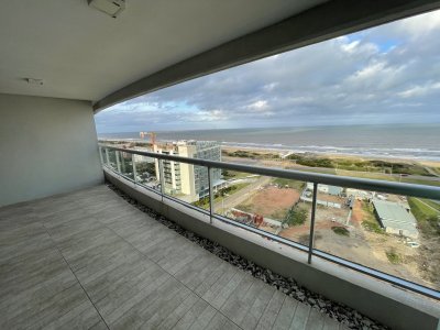 Edificio de categoría en Playa Brava