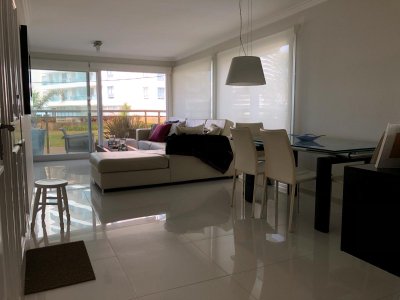 En venta.. excelente oportunidad , edificio con servicios, a pasitos del mar.