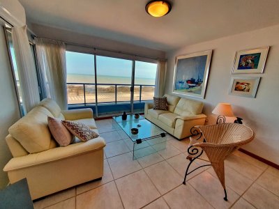 Vendo o alquilo apartamento 3 dormitorios en primera lÃ­nea en PenÃ­nsulta, Punta del Este 