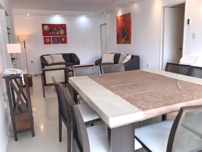 Vendo apartamento 2 dormitorios reciclado, Peninsula a pasitos del puerto de Punta del Este
