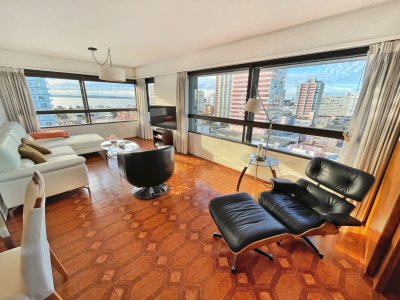 Apartamento en venta en Penisnula de 3 dormitorios y dependencia