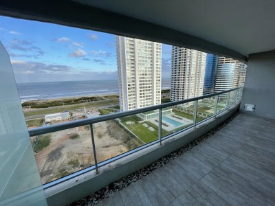 Moderno apartamento a pasos de playa Brava