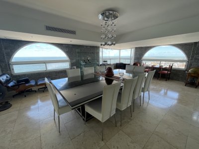 Espectacular planta totalmente reciclada con hermosas vistas al mar