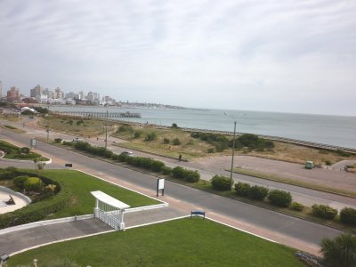 Apartamento en torre frente al mar