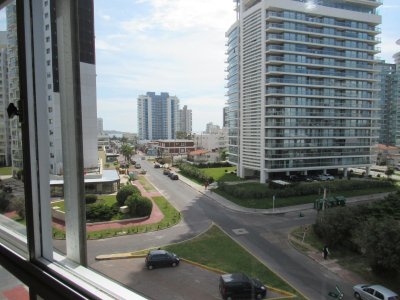 Apartamento en venta y alquiler. Excelente ubicación