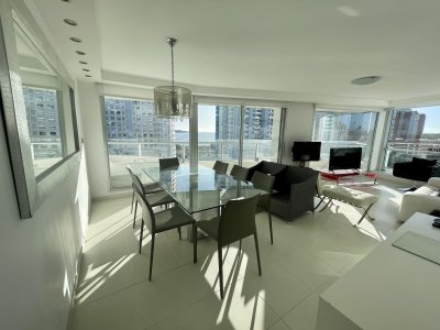 Apartamento en torre categoría muy cerca del mar