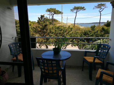 Apartamento de 2 dormitorios y medio frente al mar