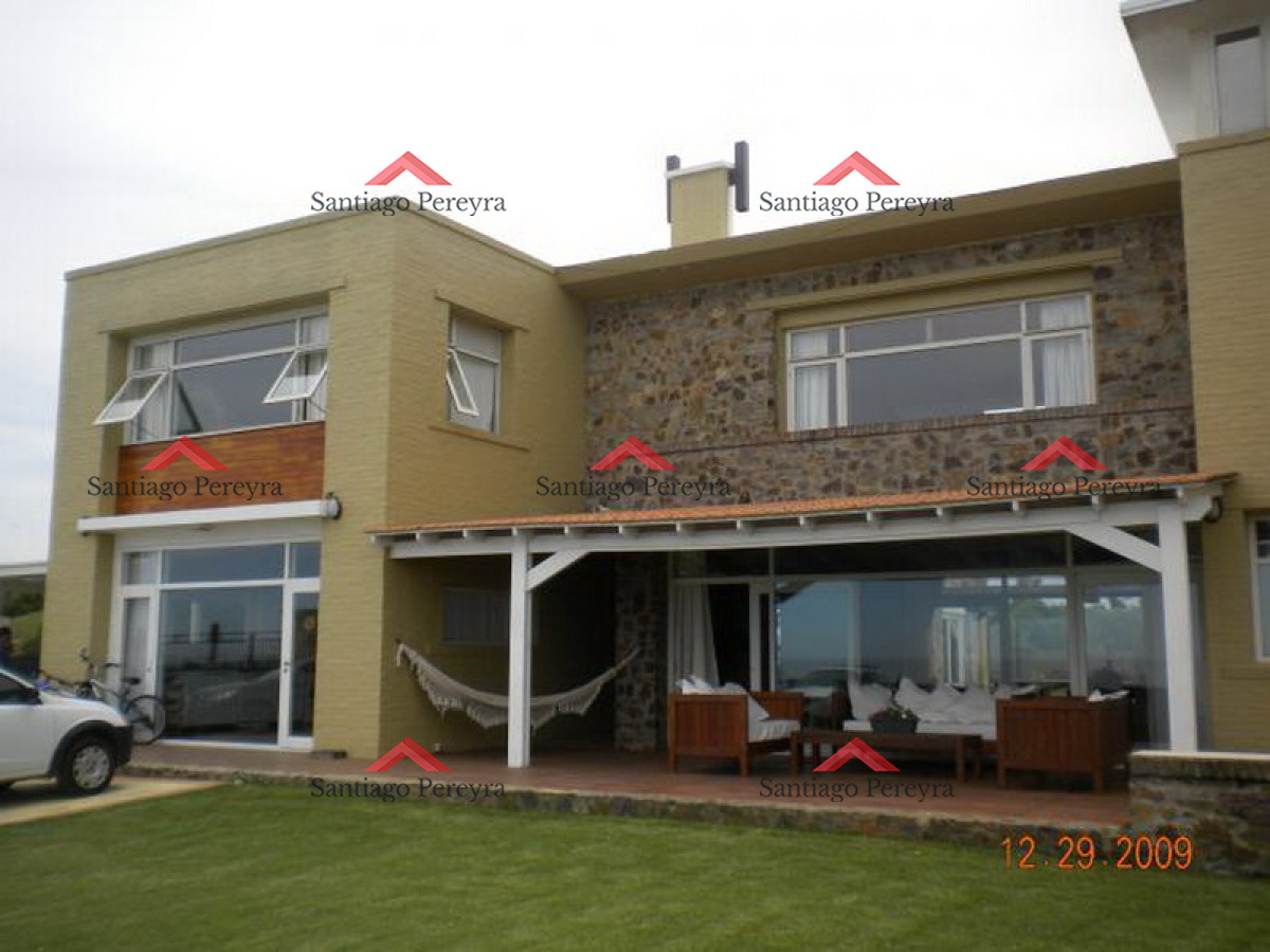 Casa en Pinares, Punta del Este — REF 10755