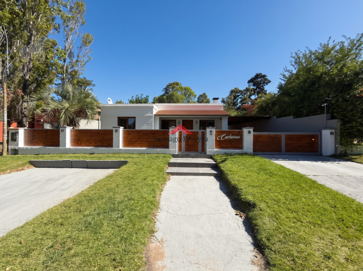 Casa de 3 dormitorios en alquiler en Pinares