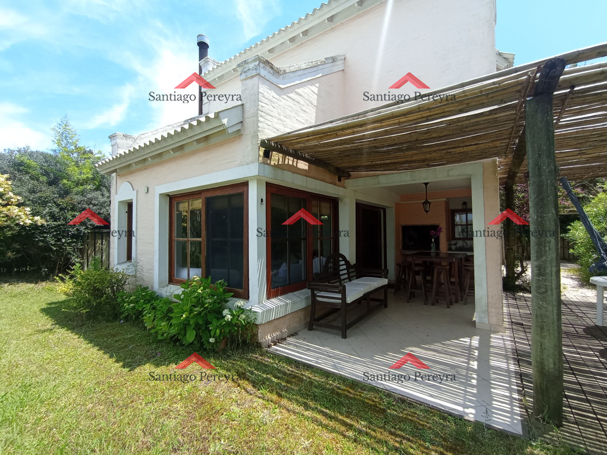 Casa en La Barra, Punta del Este — REF 4111