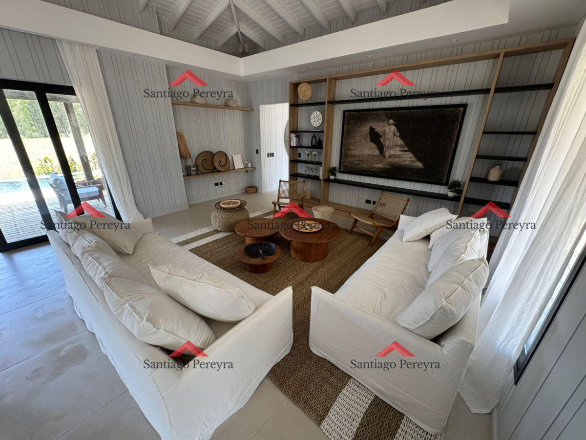 Casa en Camino Eguzquiza, Punta del Este — REF 16812