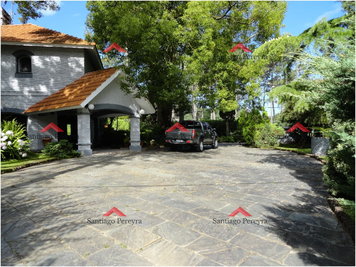 Beverly Hills - GoPunta - Portal Inmobiliario de Punta del Este - Maldonado