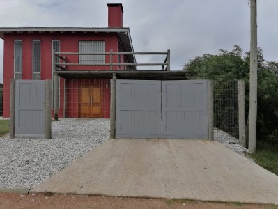 Muy linda casa en primera linea Balneario Buenos Aires