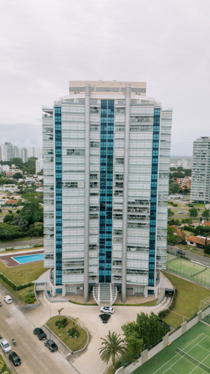 Fachada de la Torre Miami Boulevard II — Playa Mansa, Punta del Este