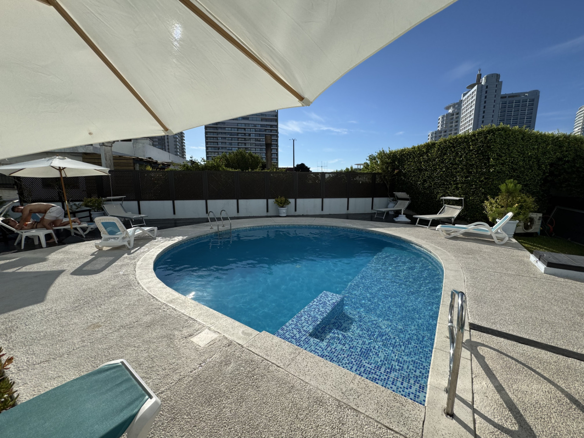 Fachada de Edificio Cap Ferrat — Playa Mansa, Punta del Este