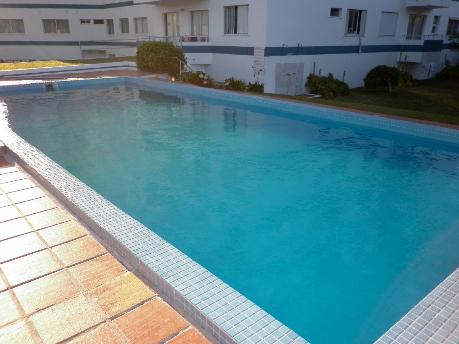 Fachada de Edificio Chesterfield — Aidy Grill, Punta del Este