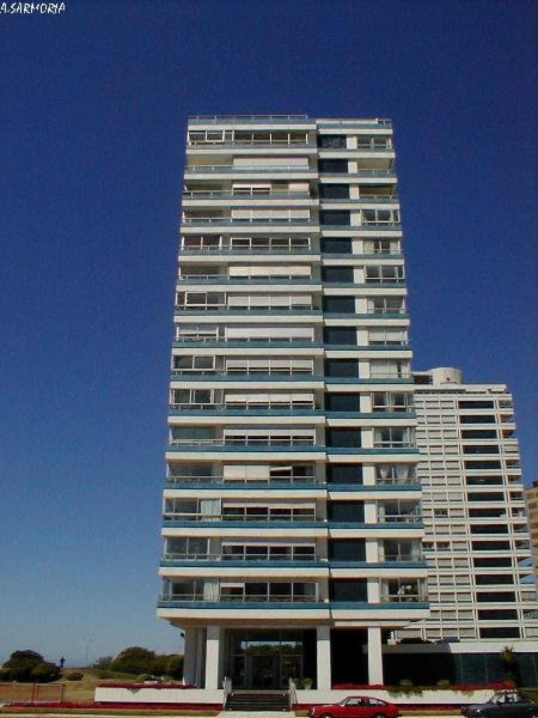 Fachada de Edificio Pez Espada — Playa Brava, Punta del Este
