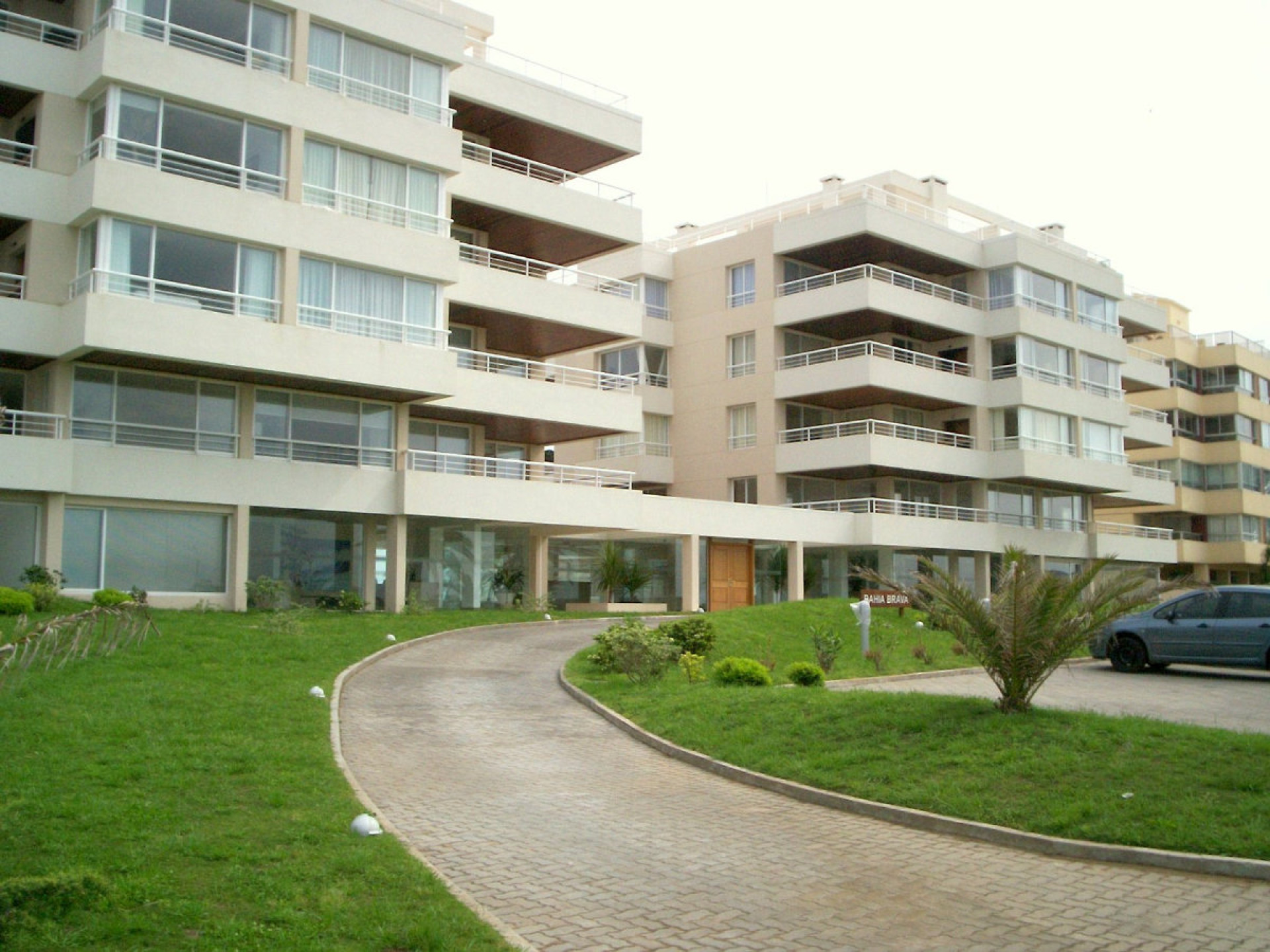 Fachada de Edificio Bahia Brava — Playa Brava, Punta del Este
