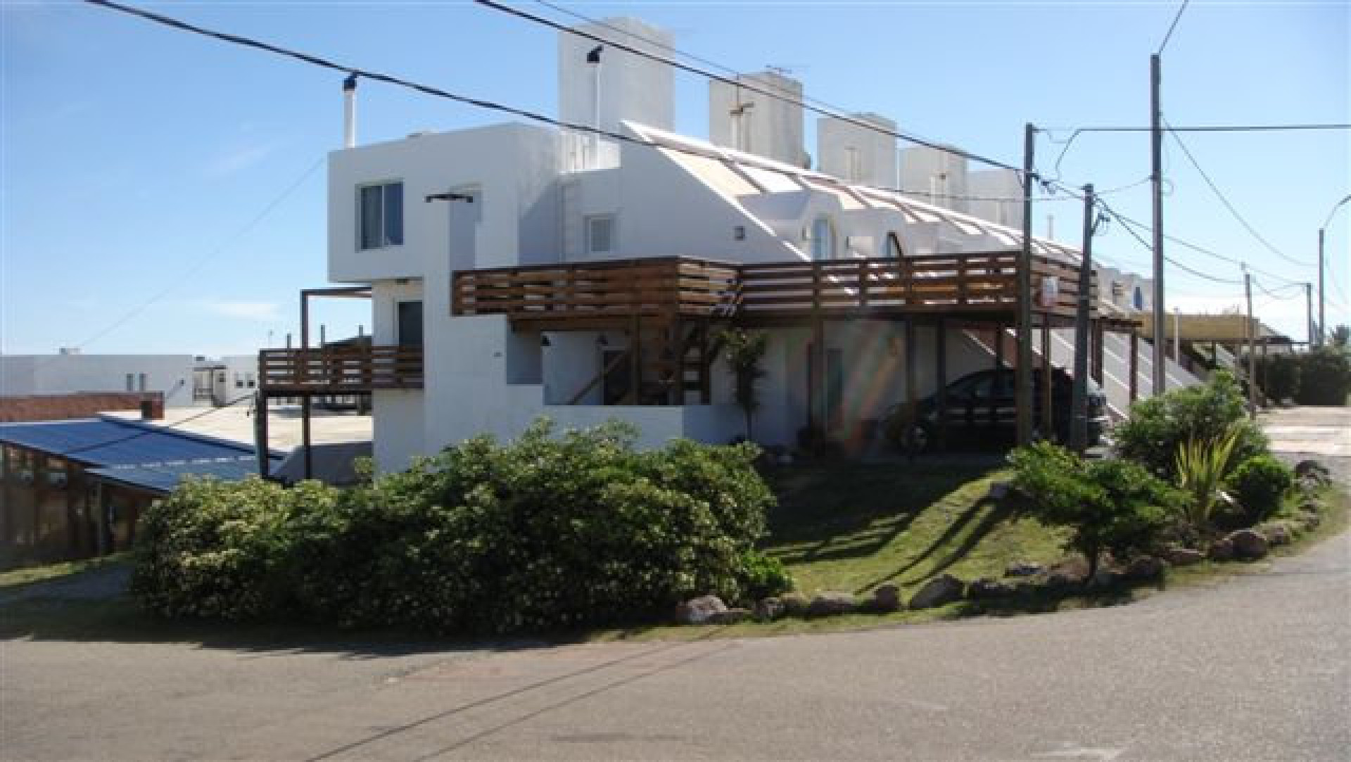 Fachada de Edificio Altibajos — La Barra, Maldonado