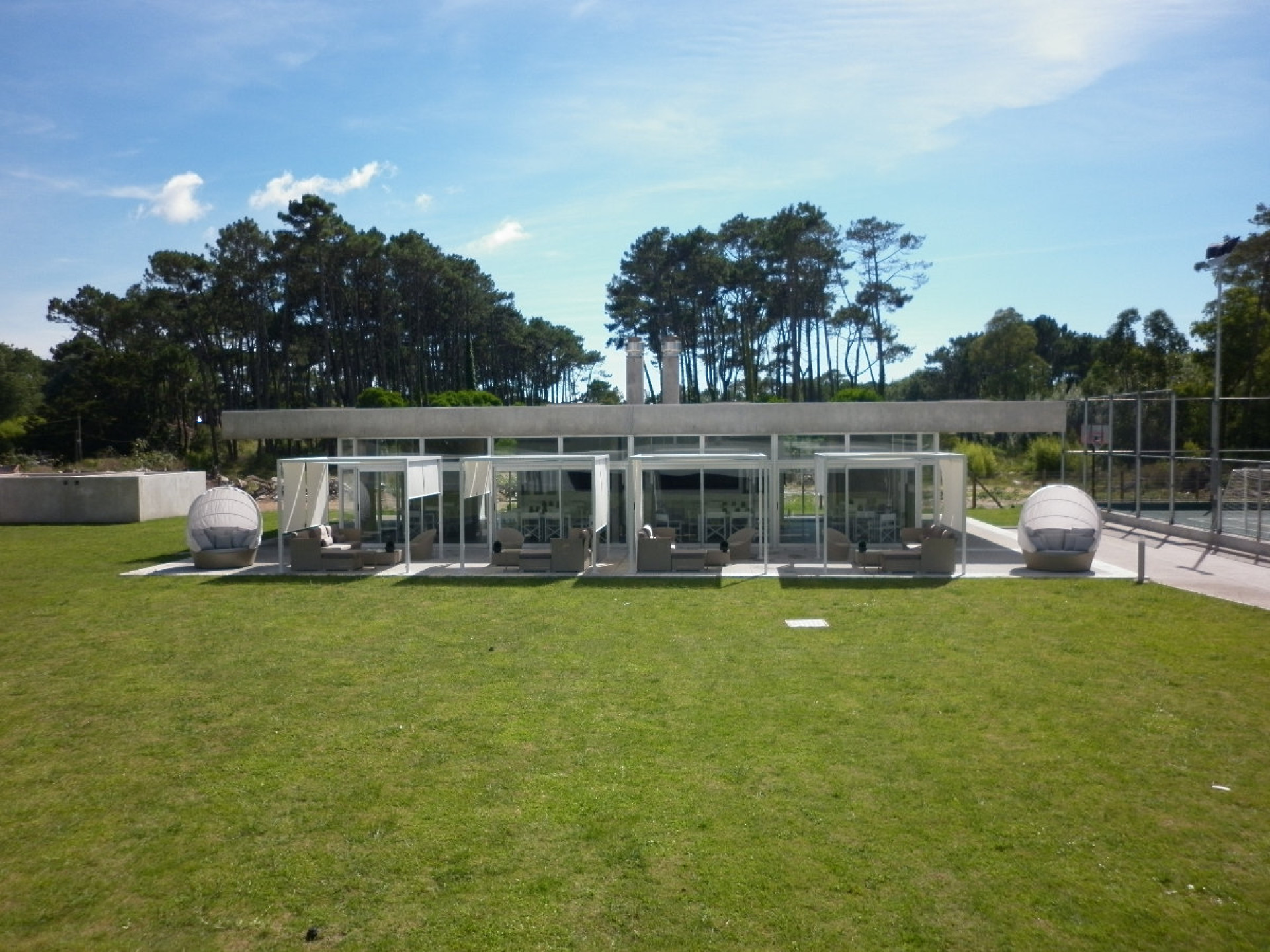 Fachada de la Torre One I — Av, Punta del Este