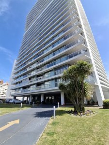 Se vende apto en Torre Onix 